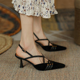 Chloe – Kitten Heels mit überkreuzten Riemen